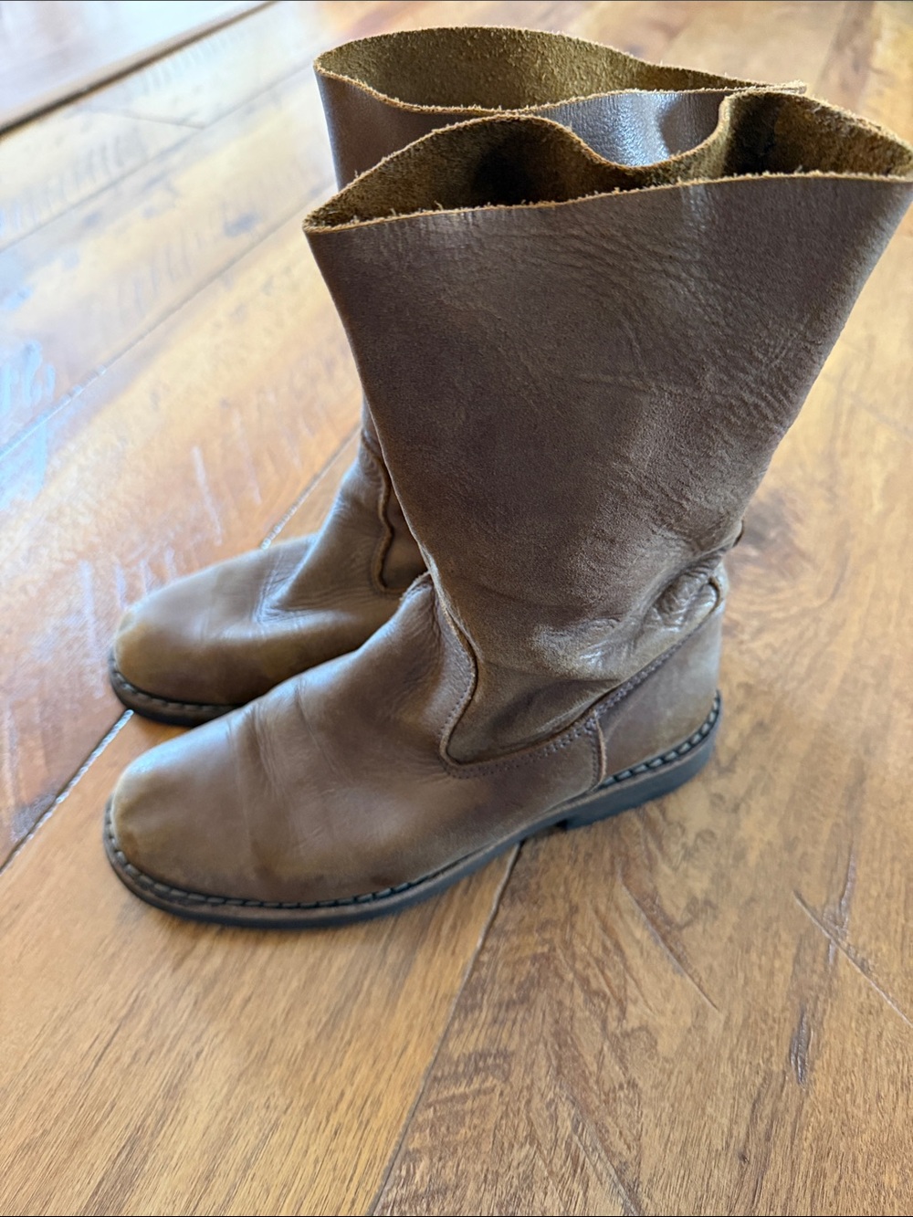 Roots Tribe Leather Brown Boots